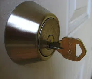 Locksmith Master Shop Newport News, VA 757-350-2084 Locksmith Master Shop Newport News, VA 757-350-2084 - 13-Key-Broke-In-Lock